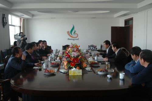瓜州縣、金塔縣領導來公司慰問