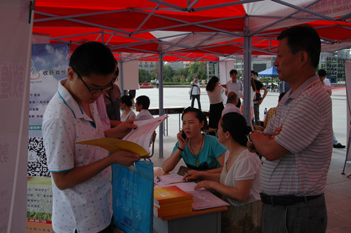 筑巢引鳳，吸納人才 敦煌種業(yè)參加酒泉市人社局組織的大型人才招聘會